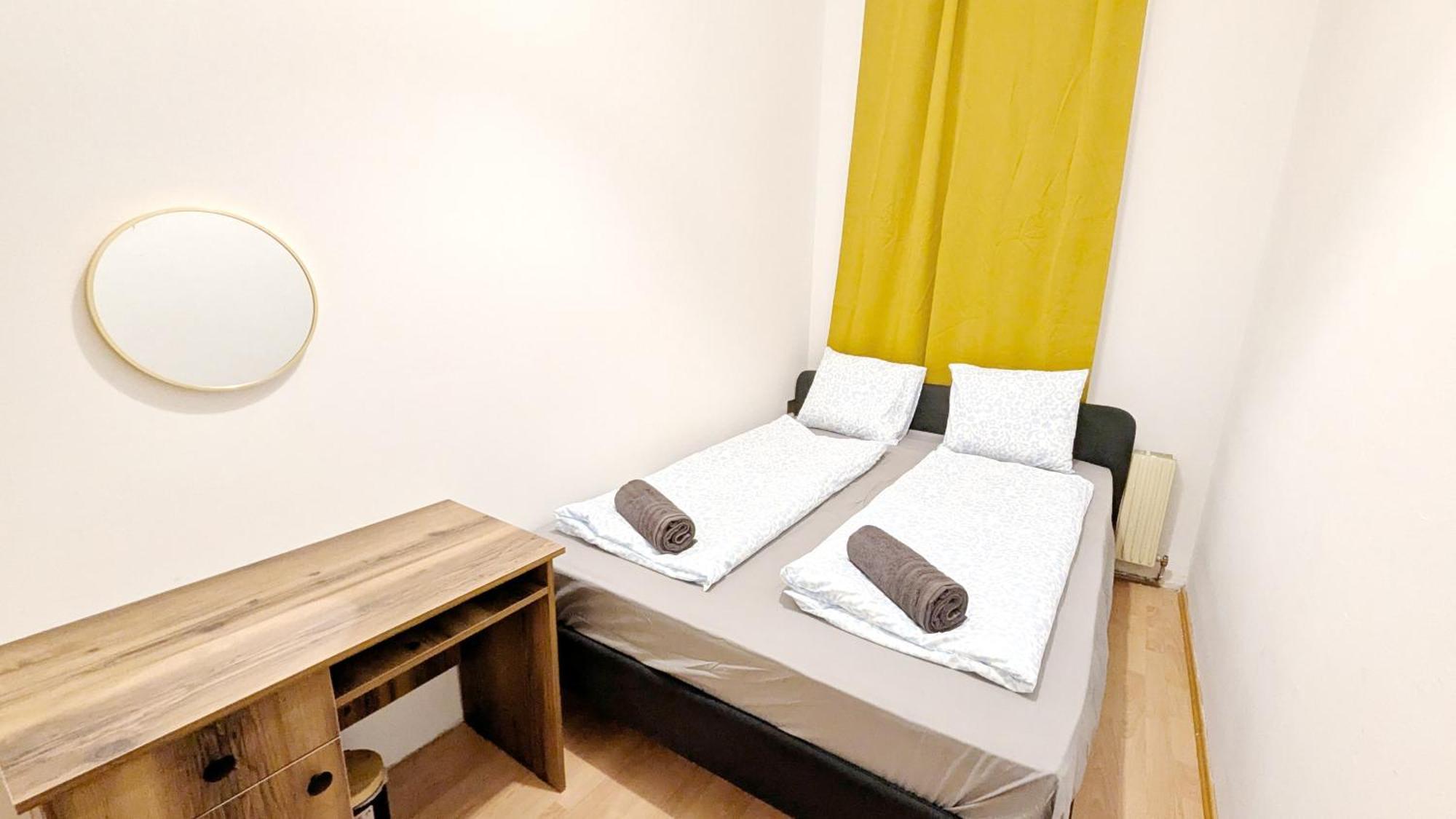 Spacious - 15 Min From Airport & Center, 5 Min From Main-bus Station Ez8 Privatunterkunft *