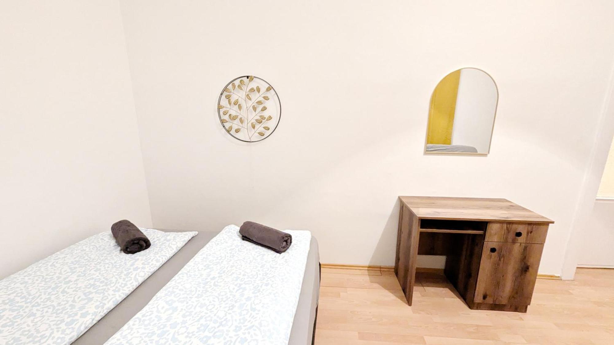 Spacious - 15 Min From Airport & Center, 5 Min From Main-bus Station Ez8 Privatunterkunft Wien